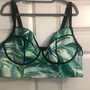 Torrid swim top in tropical green print. Size 4 D/DD
